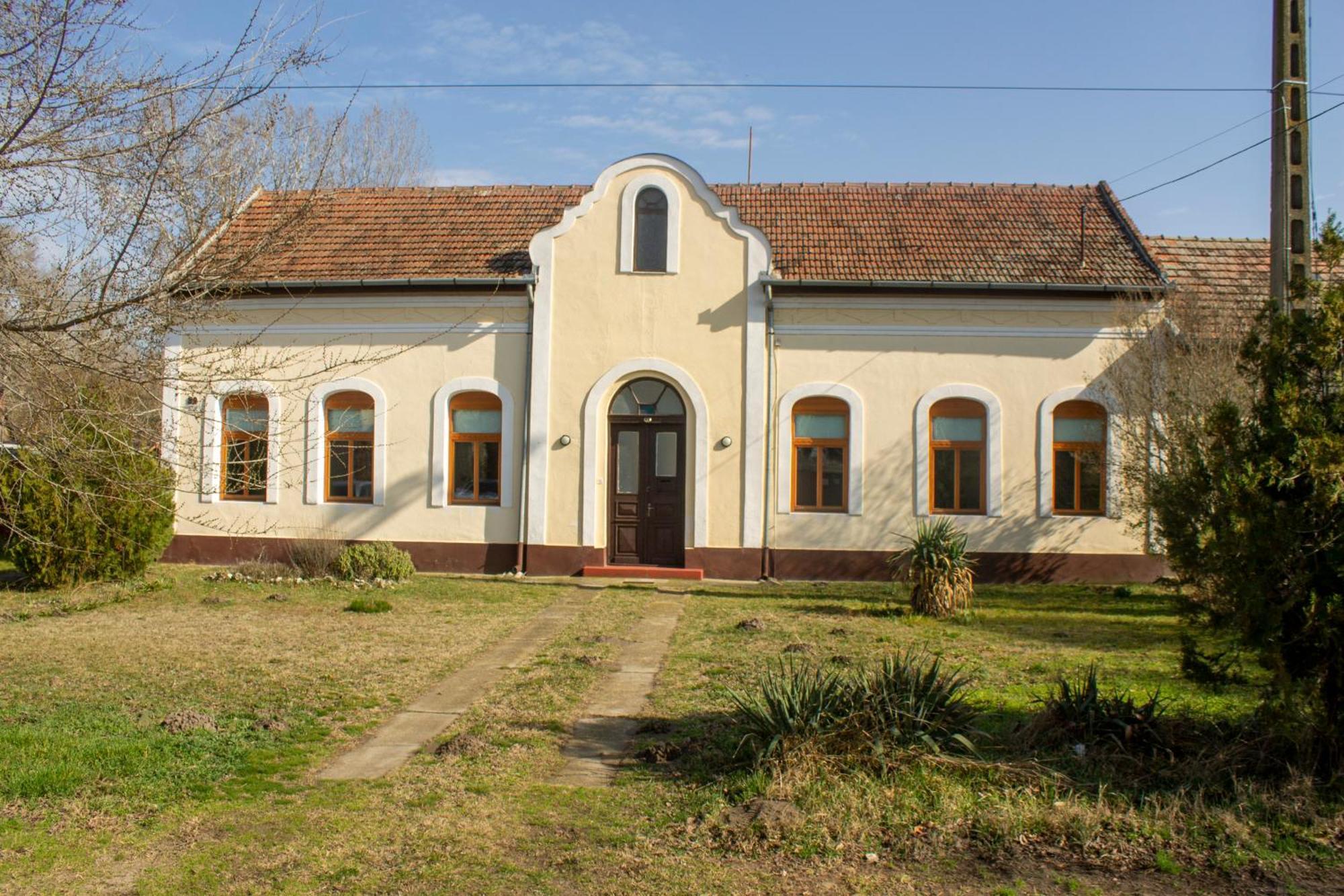 Villa Flora Kiskunmajsa Dış mekan fotoğraf
